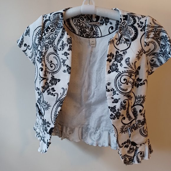 White House | Black Market Short Sleeved Jacket - Picture 2 of 11